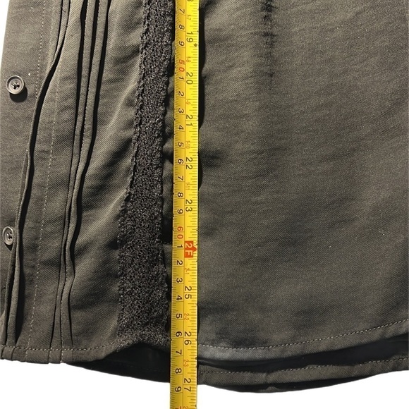 Cabi  ‘Jagger’ Black Tuxedo Pin-Tuck Pleated Button Up Sleeveless Top Layering S - Picture 11 of 11